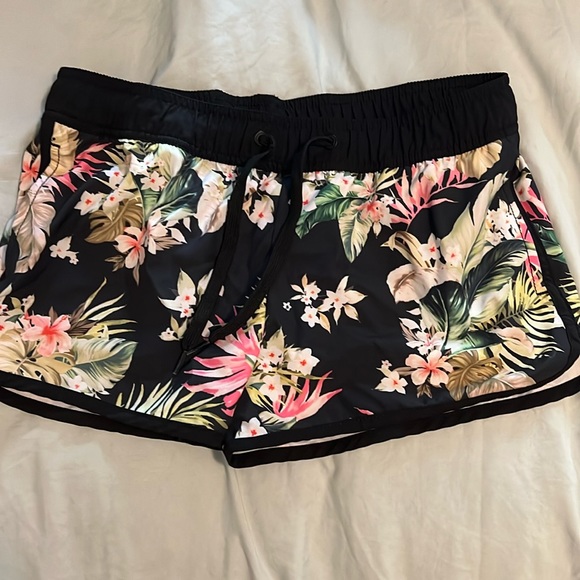 Ripcurl surf shorts - Picture 1 of 2